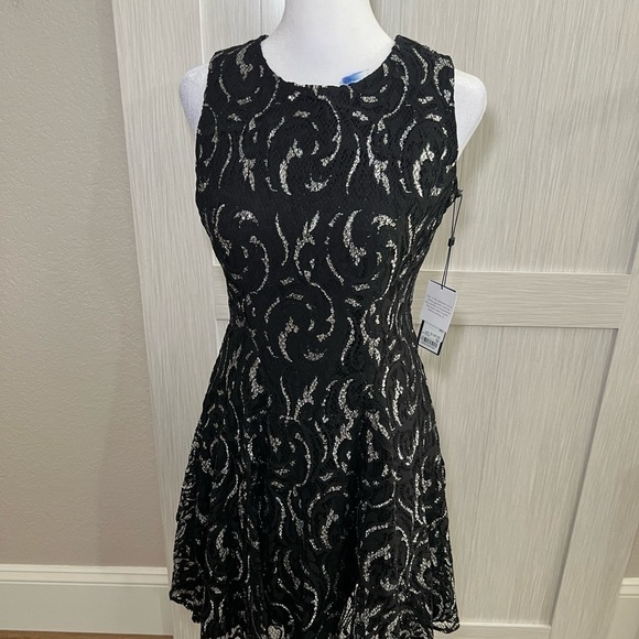 Women's NWT Tommy Hilfiger black dress - Picture 11 of 11